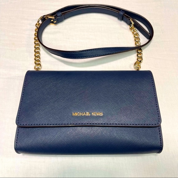 MICHAEL KORS
Jet Set Travel Saffiano Leather Chain Crossbody Navy! - Picture 2 of 5